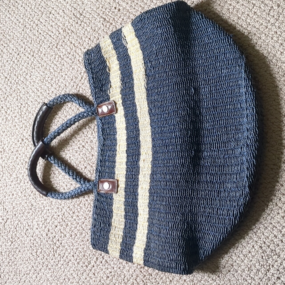Vintage Fishermancore Blue and Cream Woven Tote with Leather Accents GAP - Picture 4 of 14